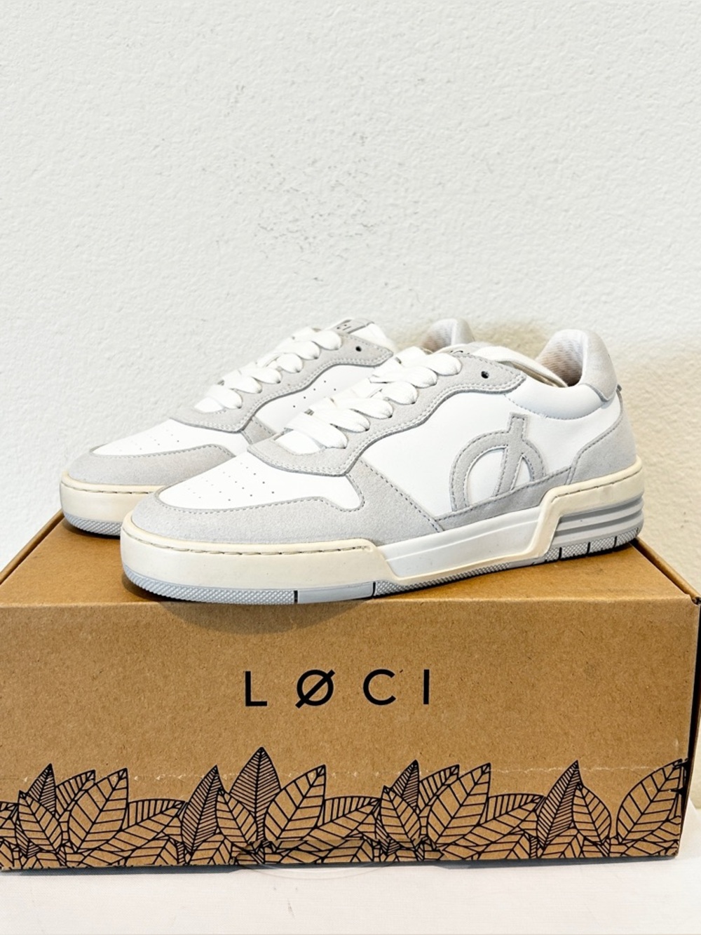 NIB LØCI Women ATOM trainers White/Grey/Cream, Size 38 / US7, Retail $190